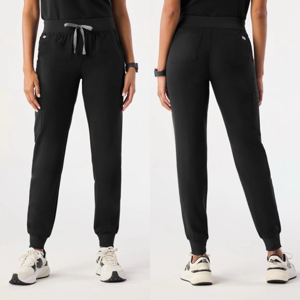 Figs Women's Charcoal Jogger Pants